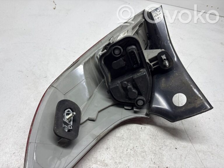 6bf695abe2d7d82a5db6e7bb791fb7c7-aac098abc64692013d9d5fae33aa3843_rear_tail_lights
