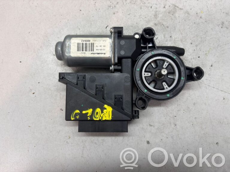 Moteur de lève-vitre de porte avant