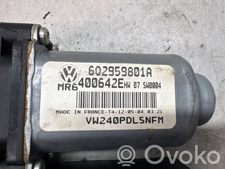 Moteur de lève-vitre de porte avant