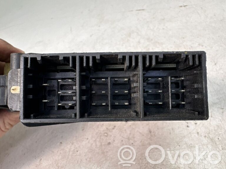 Moteur de lève-vitre de porte avant
