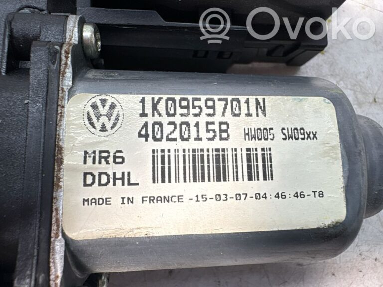 Moteur de lève-vitre de porte avant
