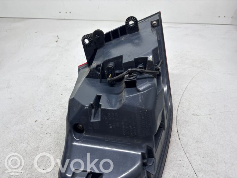 95afc468d7cd8c94f93b446571f4b508-a4620664d5042c0bb6b842366a0132fe_rear_tail_lights
