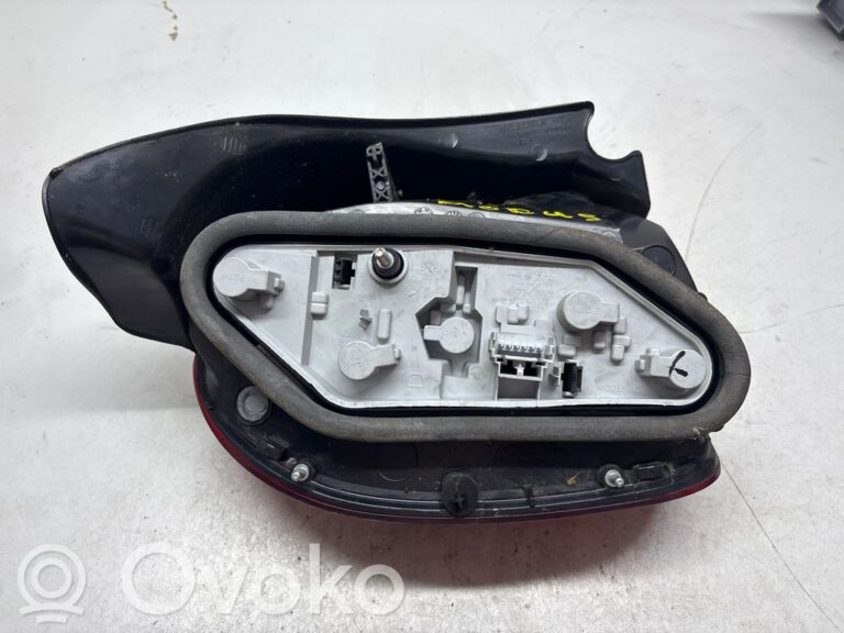 9a436ca58ec89115ac21bc92210e51a2-cb97e26d45d3898f4502f82e173198ae_rear_tail_lights
