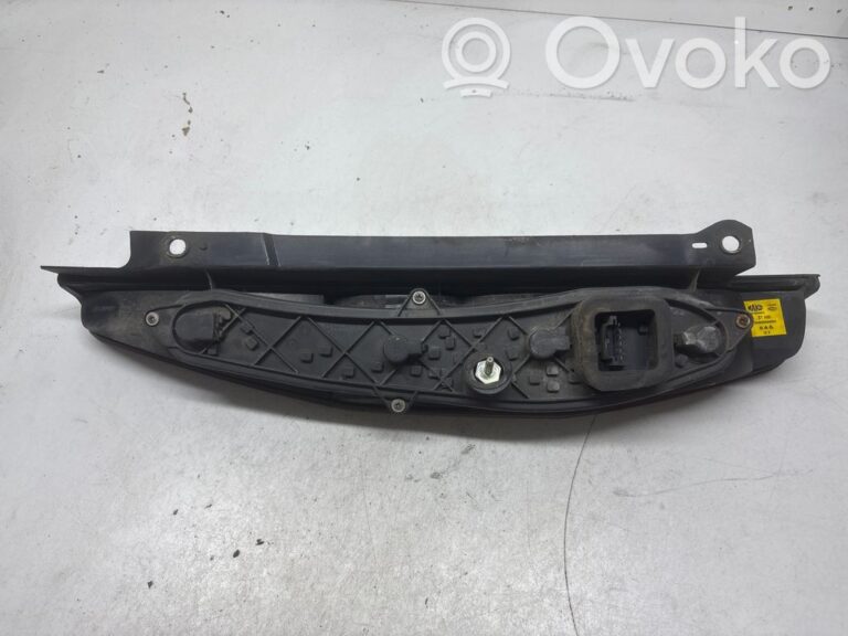 9d25539a148b2f657041627db722a2a1-b38b658d6606d1a4773c753baf5d8982_rear_tail_lights