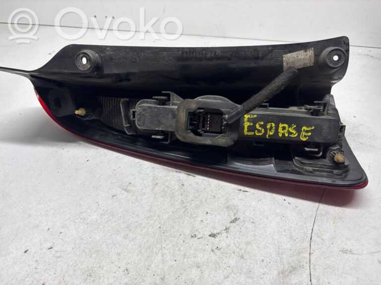 a2bec76e37214d97372c39978f6ed6a3-ccee47ad2159c0ea78ded638261d6fbf_rear_tail_lights