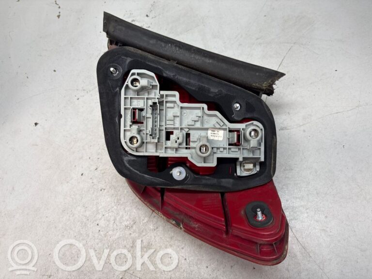 a3f1aa7c5a706373f0465f3979639424-cca5ee340087265b0d17900df0a14ff0_rear_tail_lights