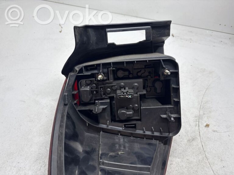 bbf4404b86f72785ba672bacc92be7d2-abb706a72f95ae05625d931f6d18db68_rear_tail_lights