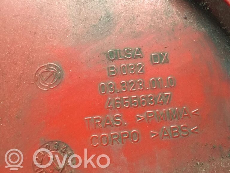 cb2fd768253b98c3ba46c8068f80c1c8-3811a48d2099cf67cadc51f56b2e6007_rear_tail_lights