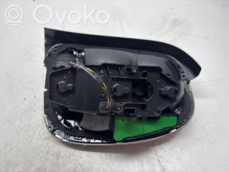 e4d40c30d0e01679147a144d30d3ca18-4ed3078afc1cb480bf995eb599bb554c_rear_tail_lights