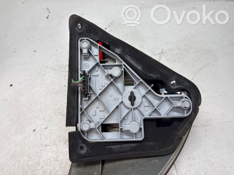 e841c1262db1da5aff13cf21ed90bab1-09c420d542cda27b92118cd58aa0b0f5_rear_tail_lights