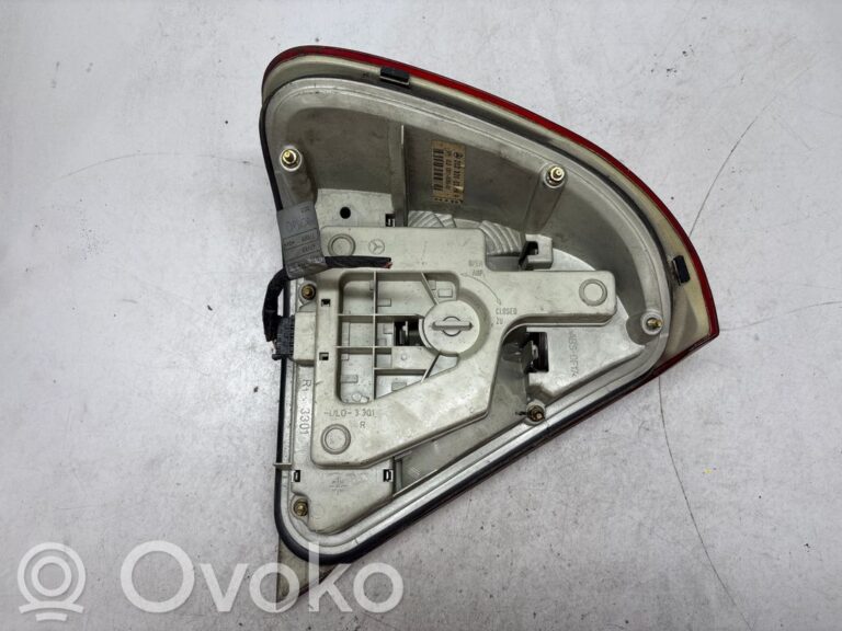 ec84e43a0d44ffef29a2784e7adb58d7-54f030b82a560aa2b82dbfc310d74b9b_rear_tail_lights