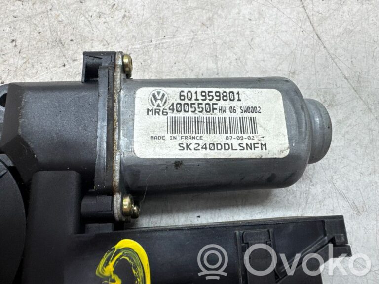 Moteur de lève-vitre de porte avant