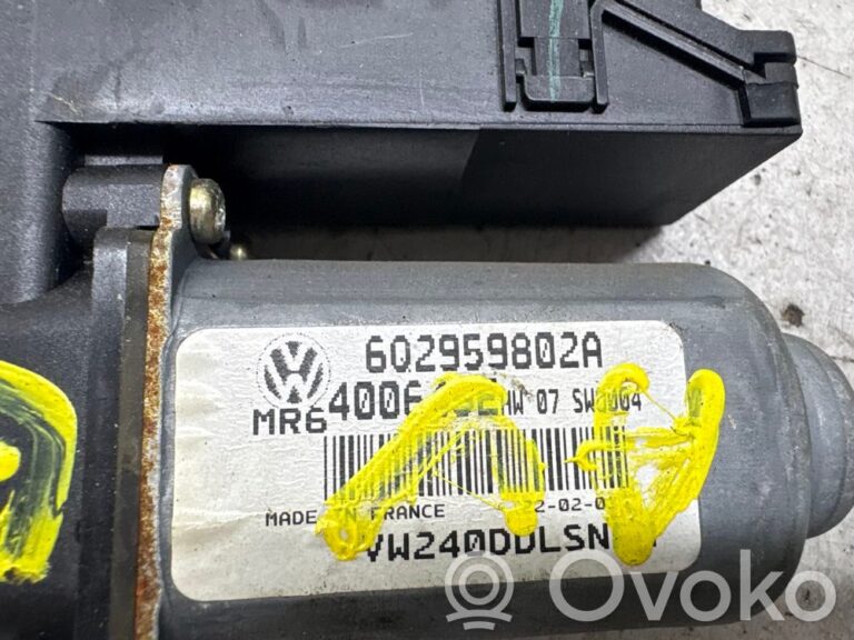 Moteur de lève-vitre de porte avant