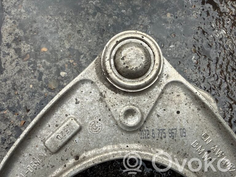 Triangle, bras de suspension avant